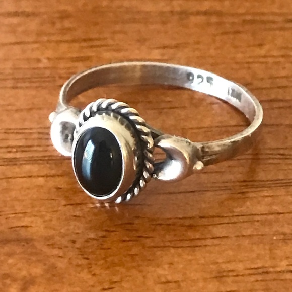 Sterling Silver Onyx Crescent Moon Ring Shopdixi - Picture 2 of 6